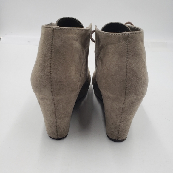 X Appeal Flynn Womens 8 Wedge Bootie Tan Fabric Lace Up 3.5 In Platform - Picture 4 of 9